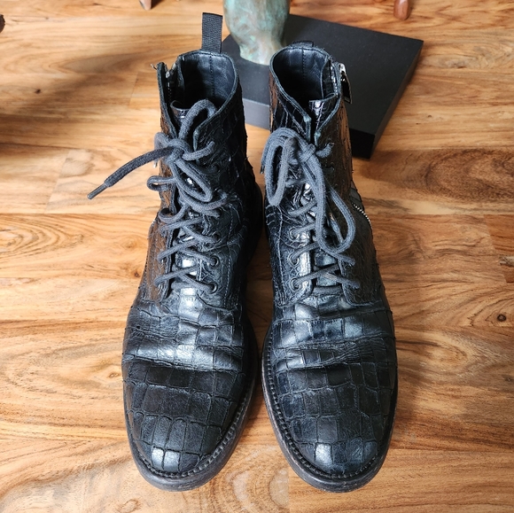 Saint Laurent crocodile embossed combat boots - Picture 4 of 8